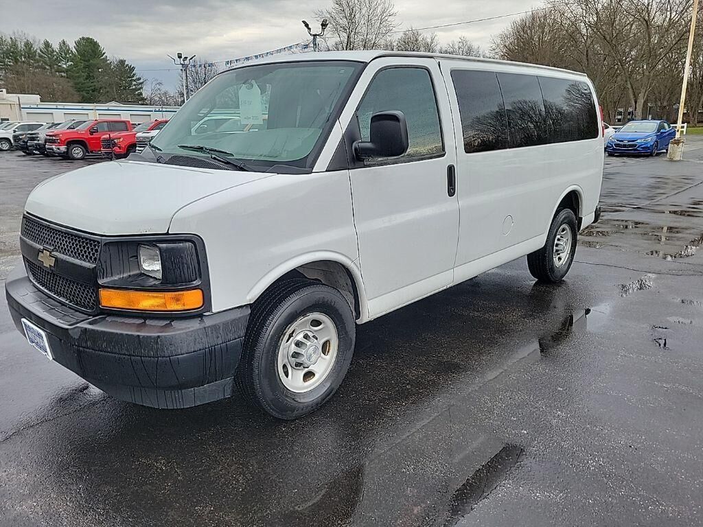 2017 CHEVROLET Express
