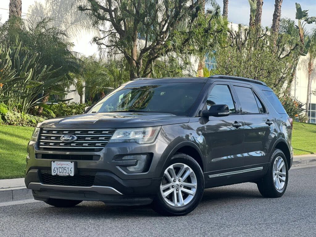 2016 FORD Explorer