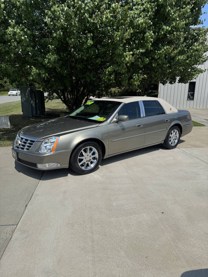2010 CADILLAC DTS