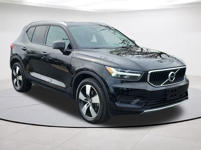 2019 VOLVO XC40