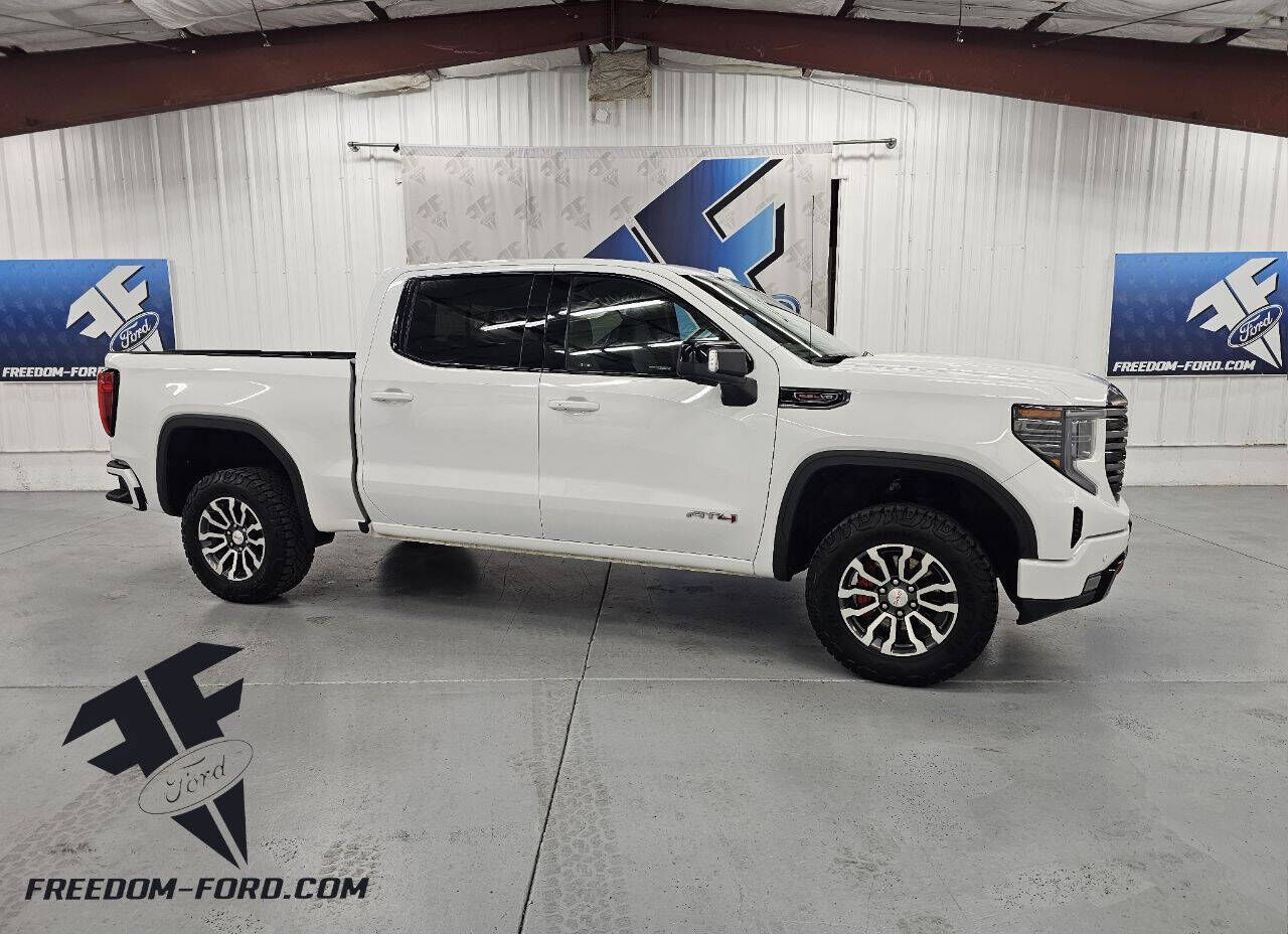 2023 GMC Sierra