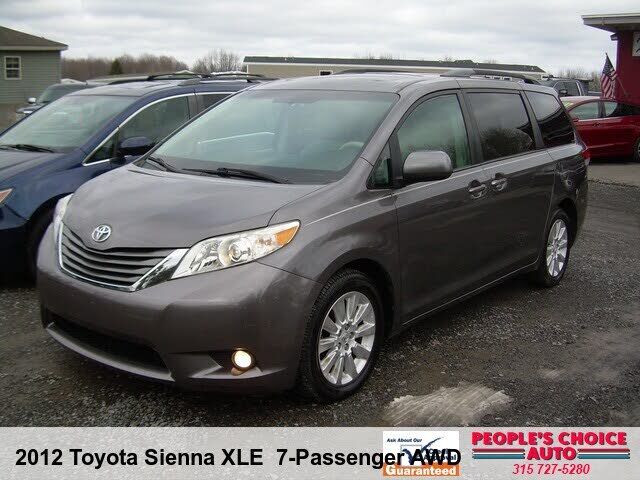 2012 TOYOTA Sienna