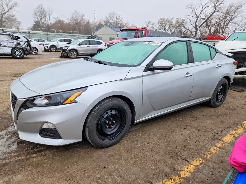 2022 NISSAN Altima