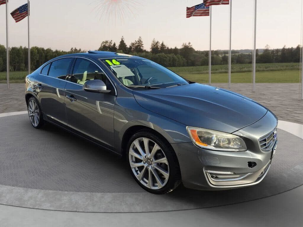 2016 VOLVO S60