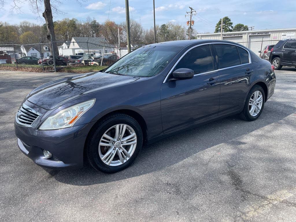 2011 INFINITI G37