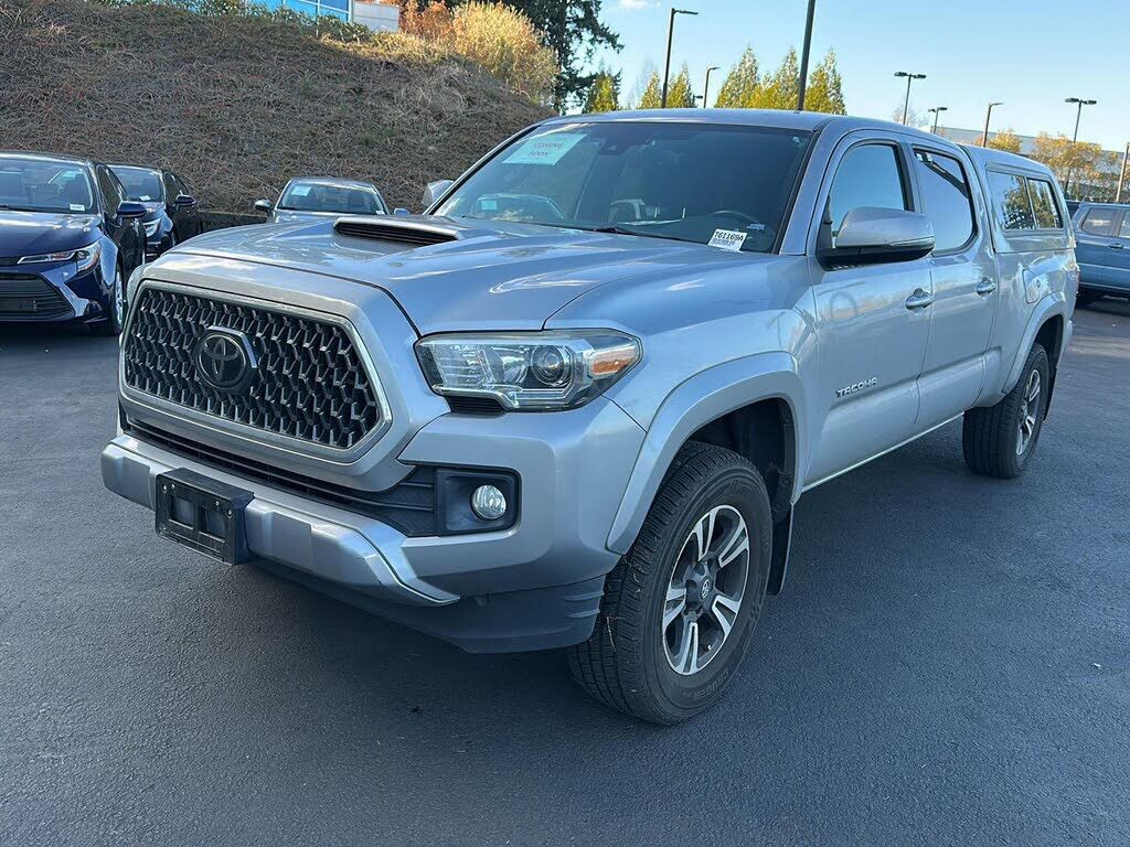 2018 TOYOTA Tacoma