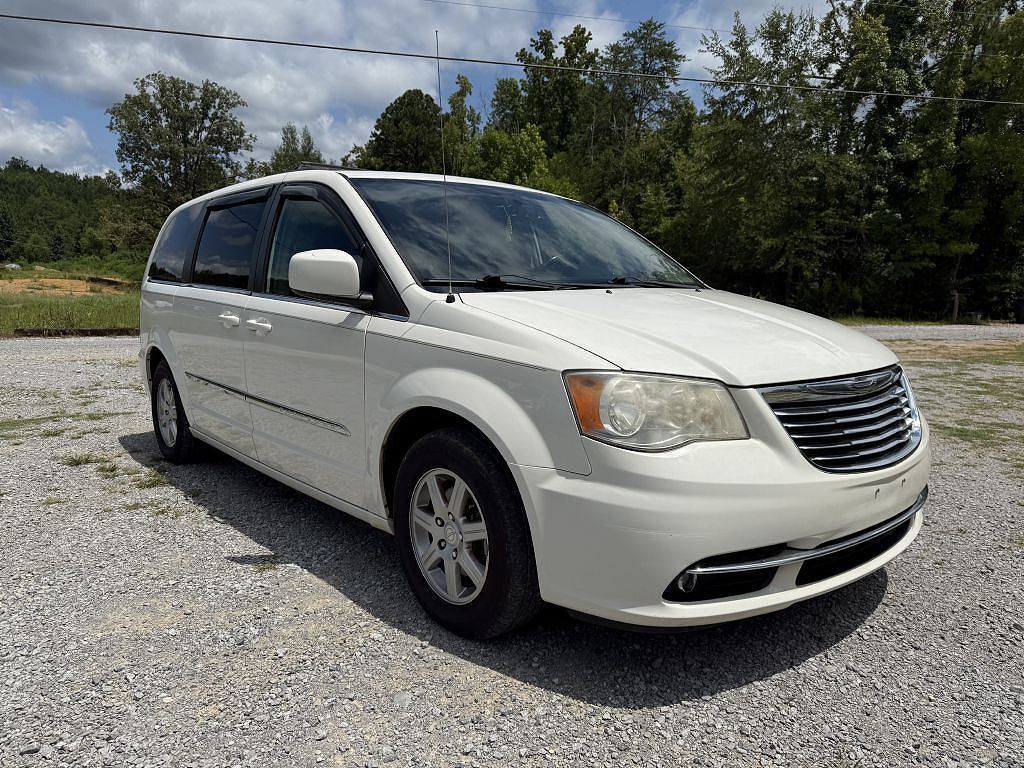 2013 CHRYSLER Town and Country