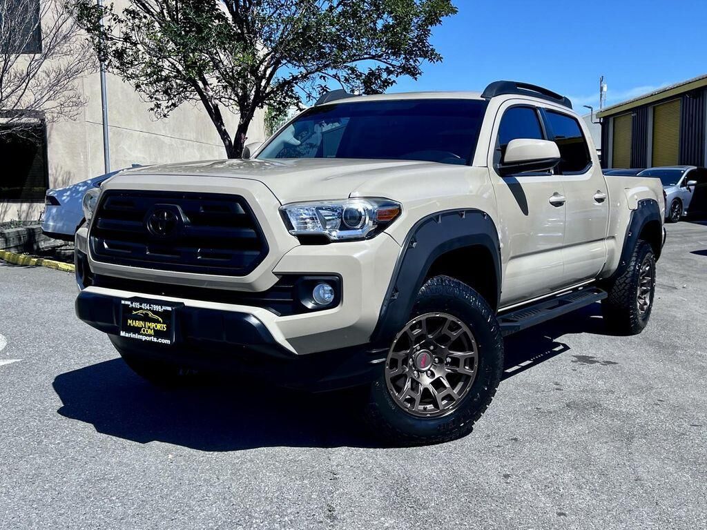 2017 TOYOTA Tacoma