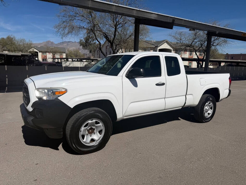 2018 TOYOTA Tacoma