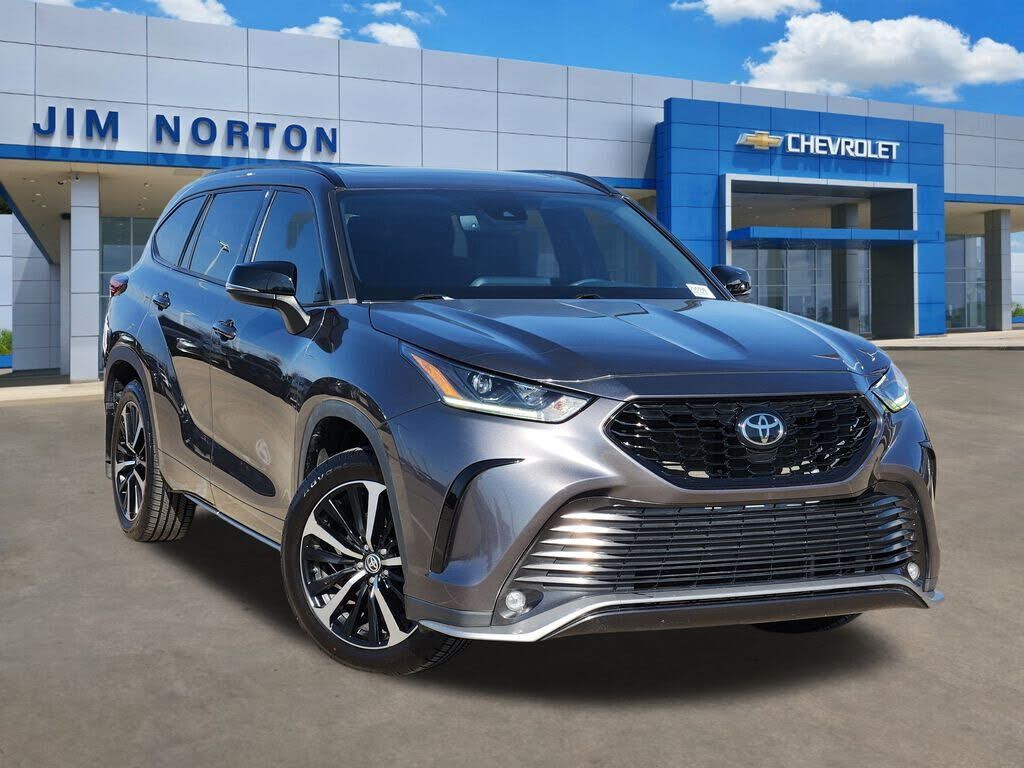 2022 TOYOTA Highlander