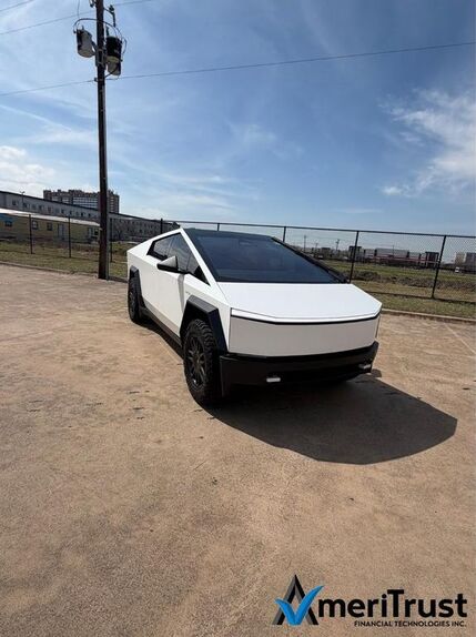 2024 TESLA Cybertruck