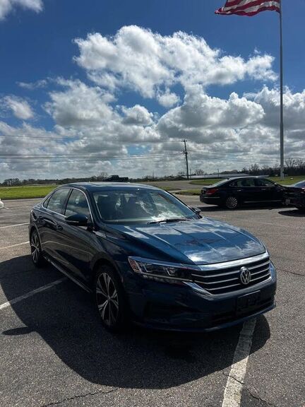 2022 VOLKSWAGEN Passat