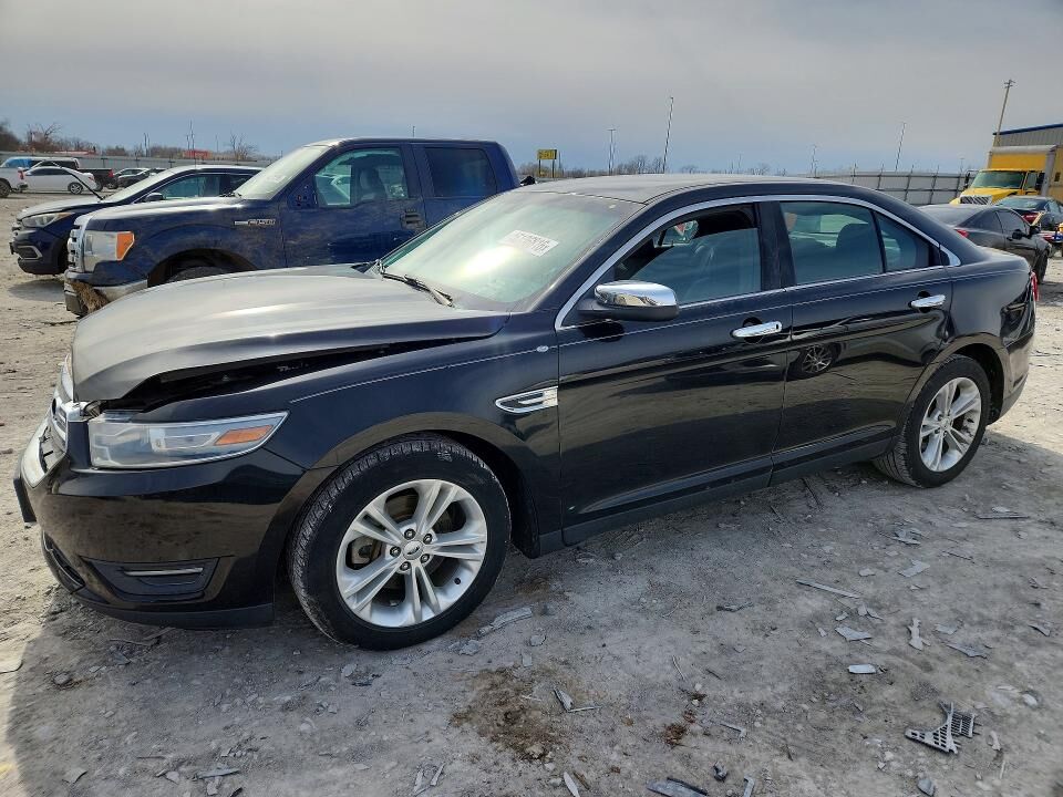 2013 FORD Taurus