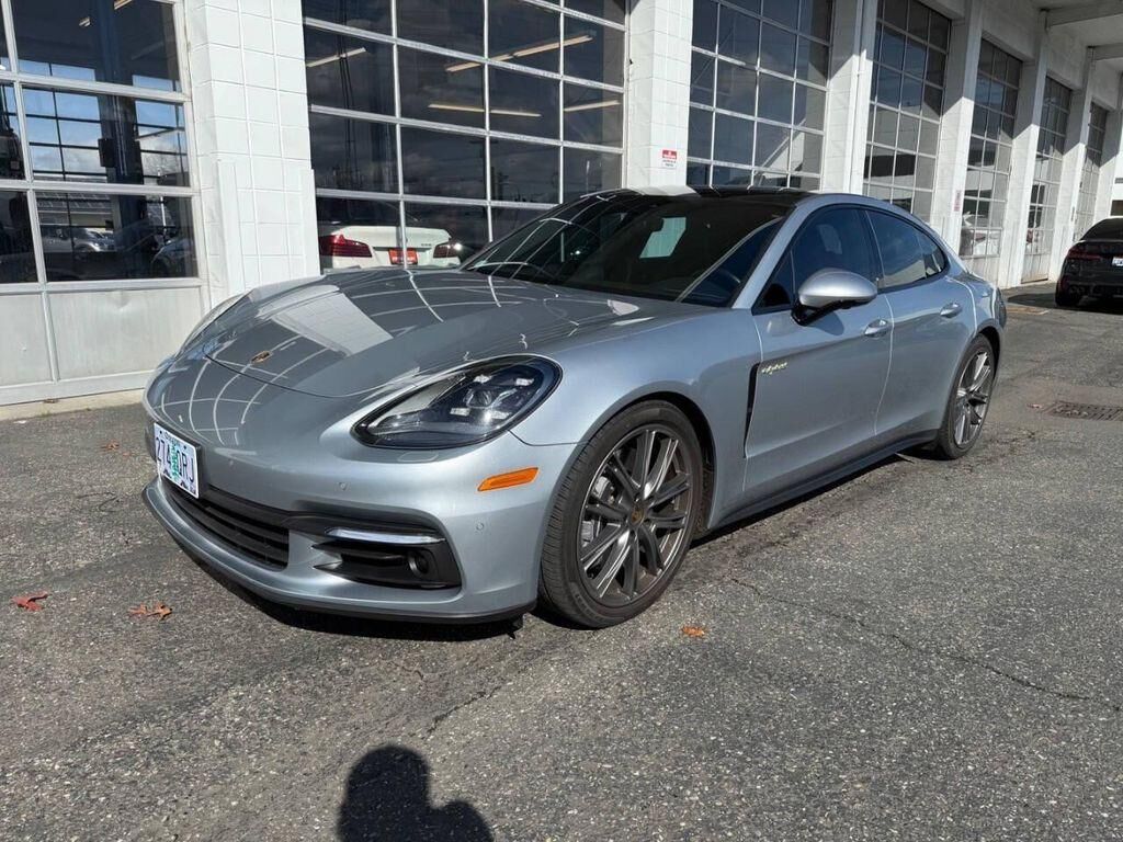 2018 PORSCHE Panamera