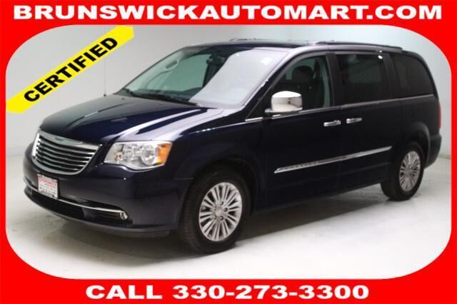 2016 CHRYSLER Town and Country