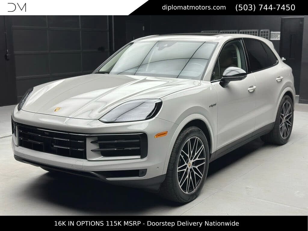 2025 PORSCHE Cayenne