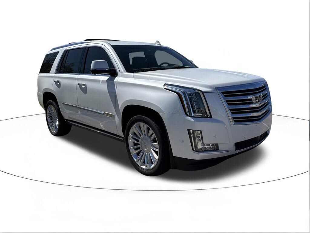 2017 CADILLAC Escalade