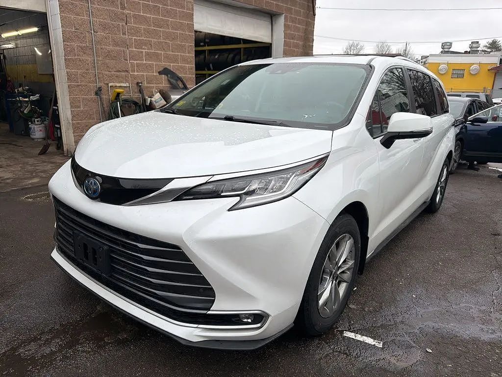 2022 TOYOTA Sienna