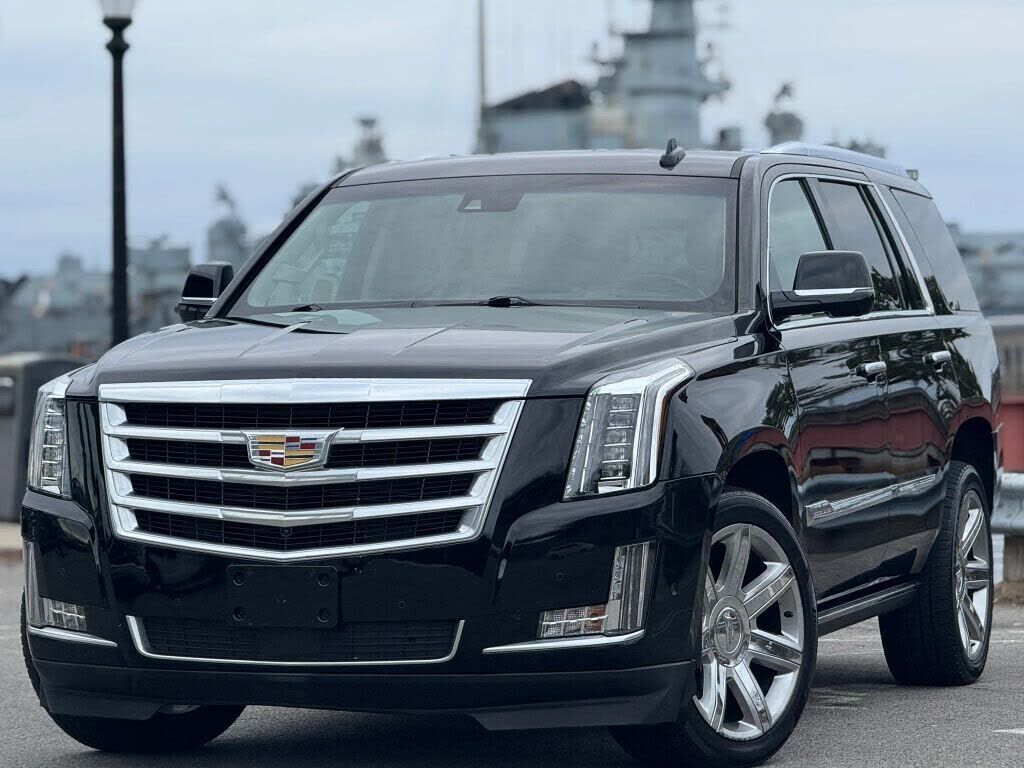 2017 CADILLAC Escalade