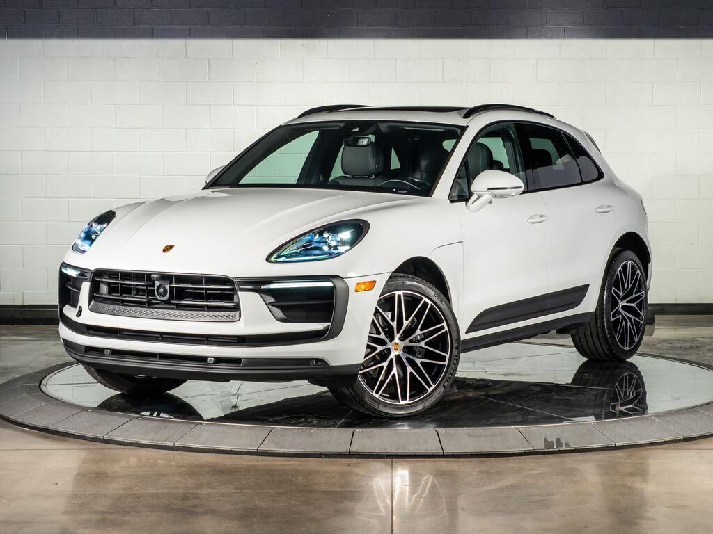 2026 PORSCHE Macan