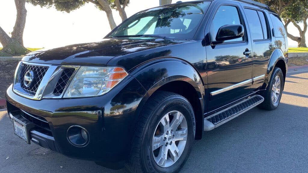 2011 NISSAN Pathfinder