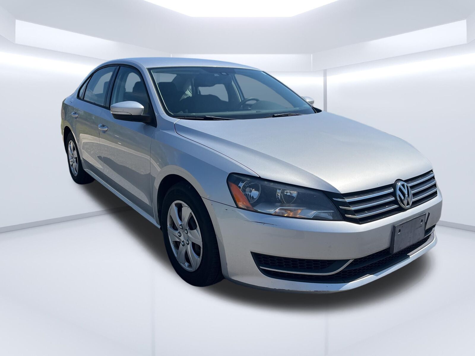 2013 VOLKSWAGEN Passat