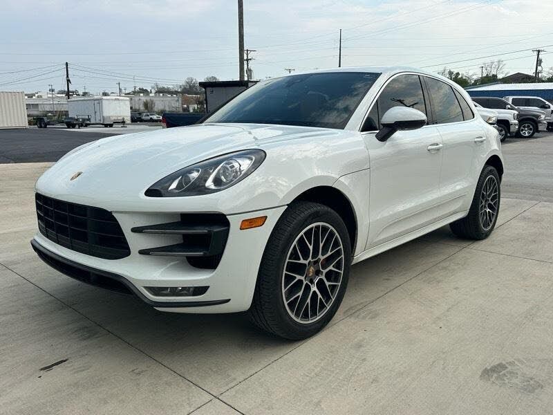 2016 PORSCHE Macan