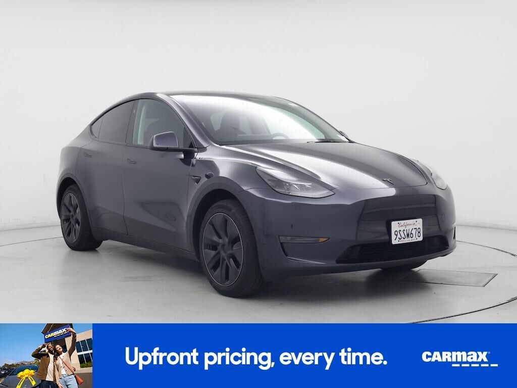 2025 TESLA Model Y