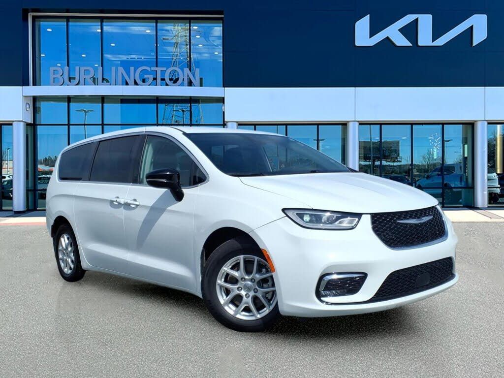 2024 CHRYSLER Pacifica