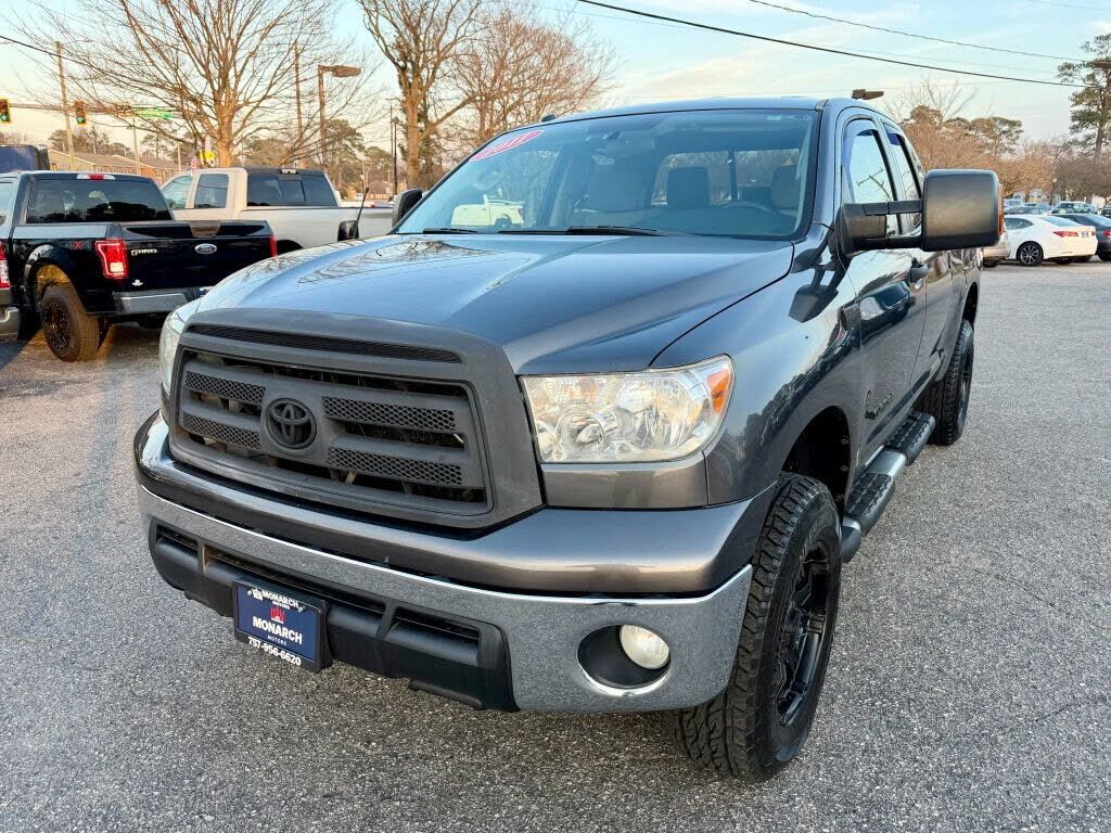 2011 TOYOTA Tundra