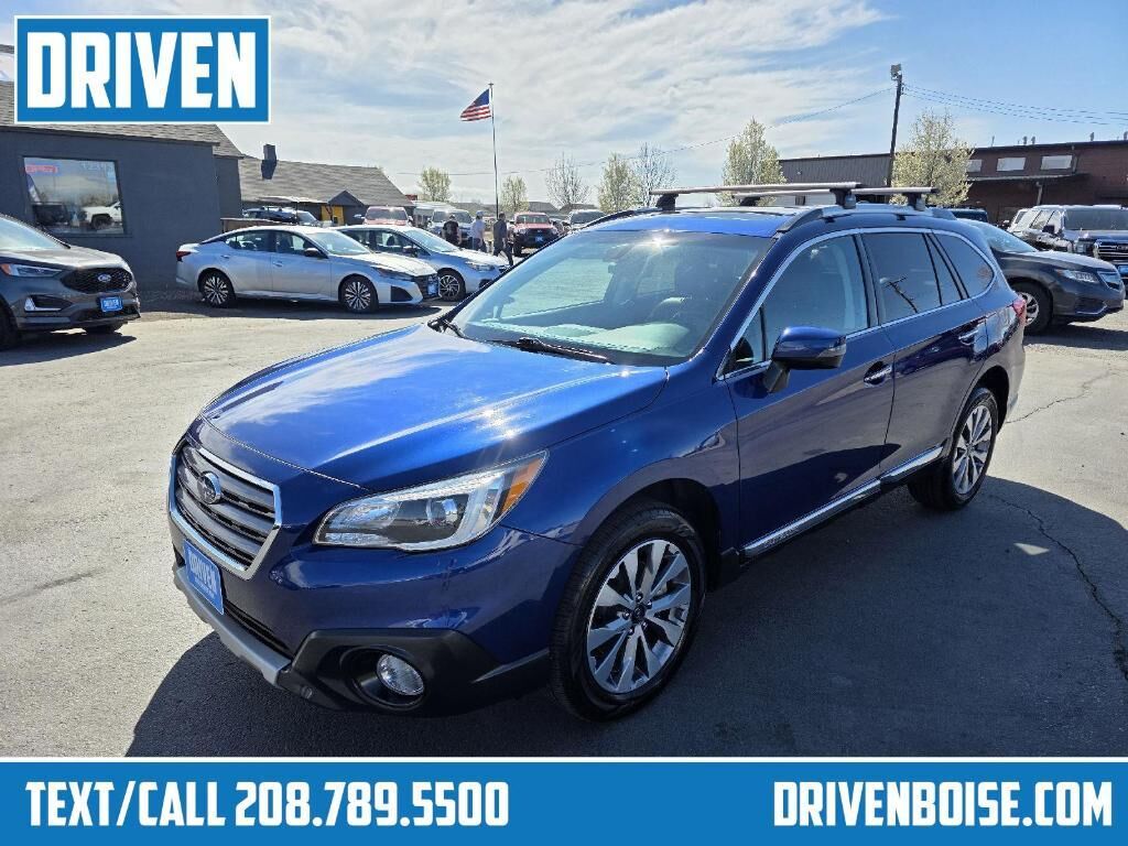 2017 SUBARU Outback