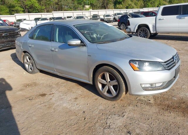 2015 VOLKSWAGEN Passat