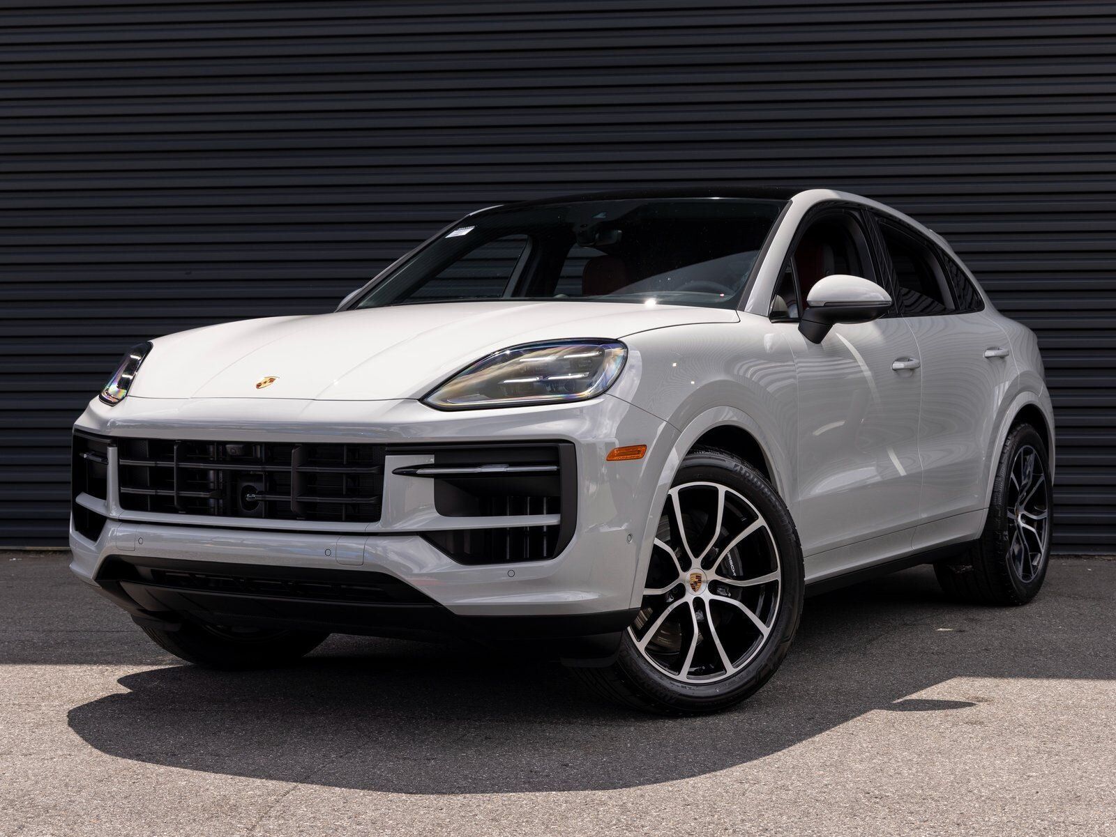 2025 PORSCHE Cayenne