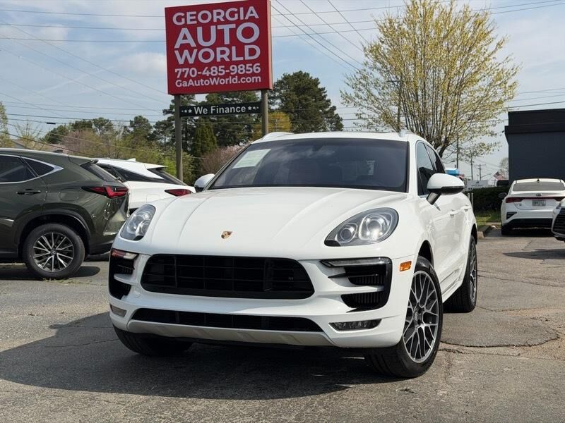 2016 PORSCHE Macan