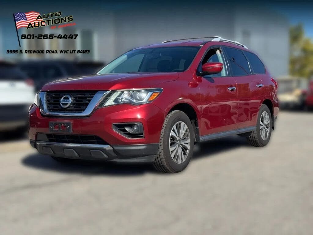 2017 NISSAN Pathfinder