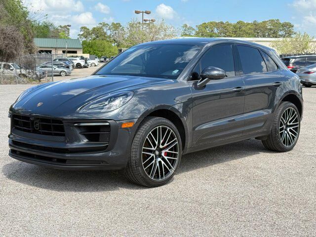 2024 PORSCHE Macan