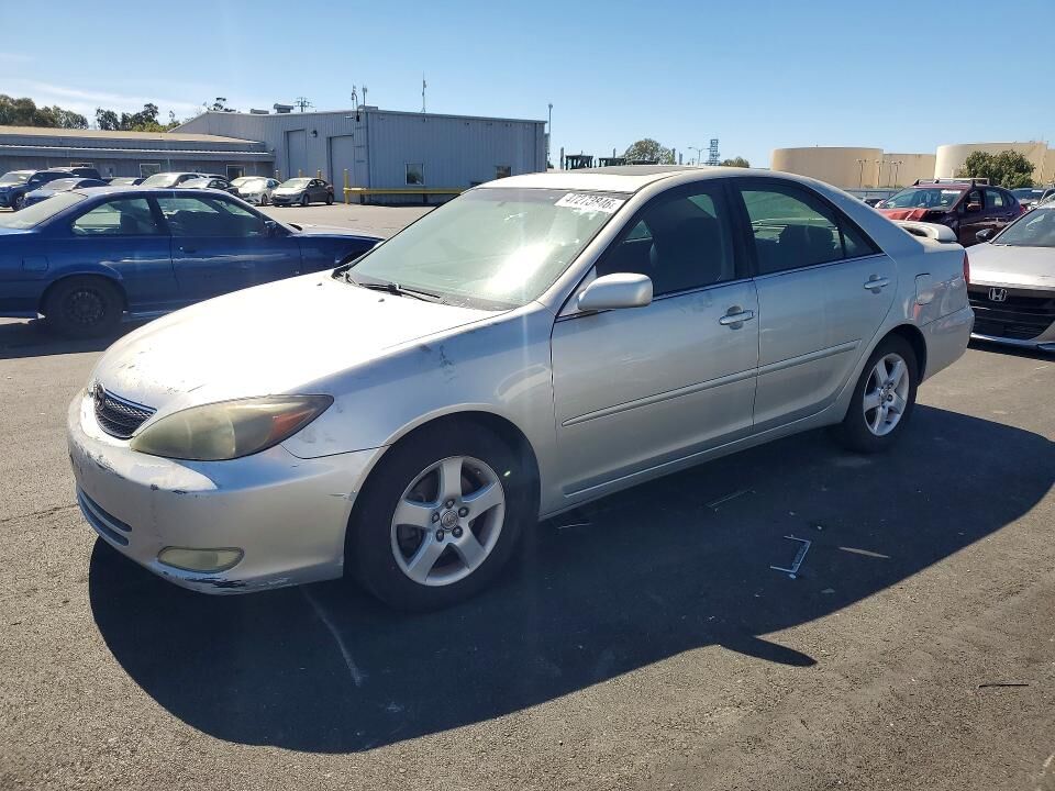 2004 TOYOTA Camry