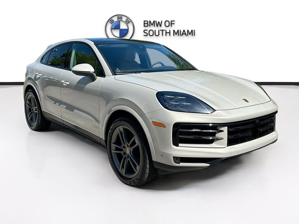 2025 PORSCHE Cayenne