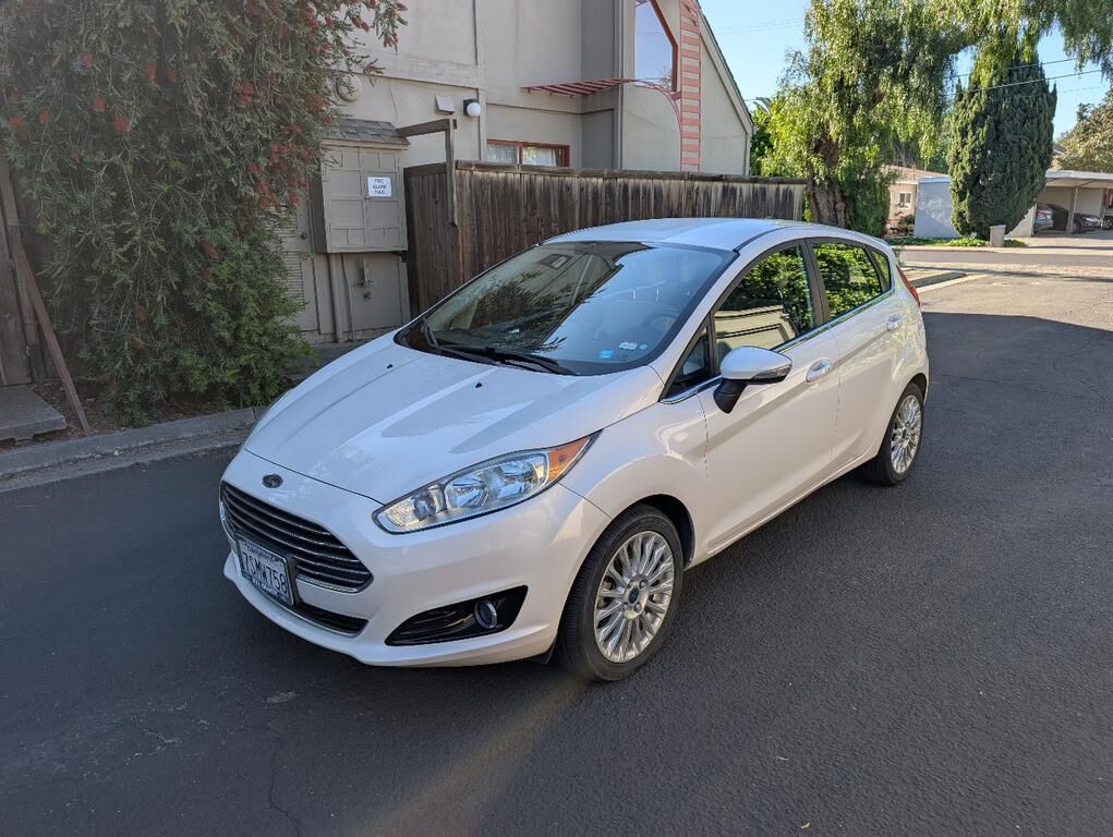 2016 FORD Fiesta