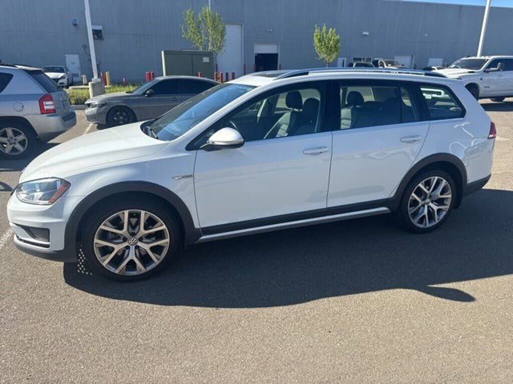 2017 VOLKSWAGEN Golf Alltrack