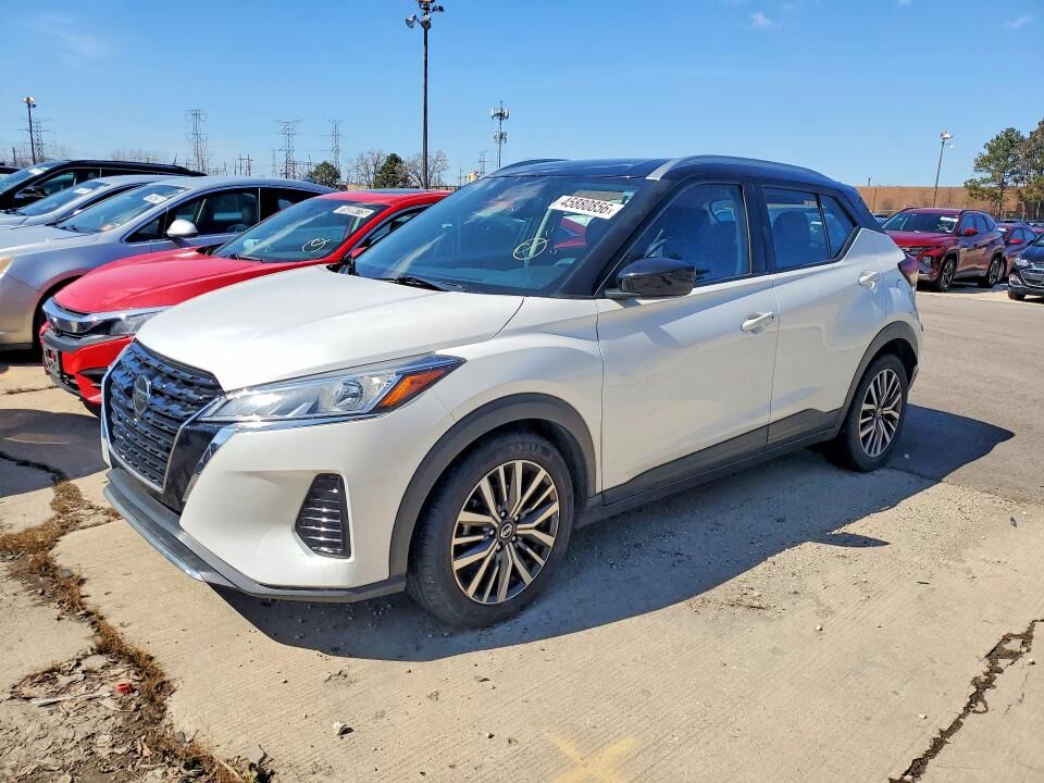 2021 NISSAN Kicks