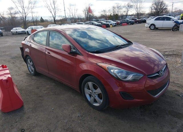 2011 HYUNDAI Elantra