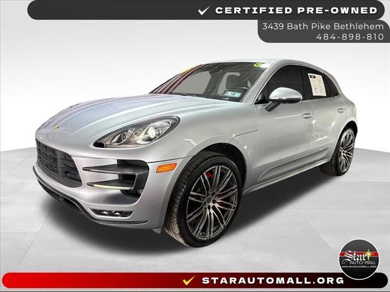 2015 PORSCHE Macan
