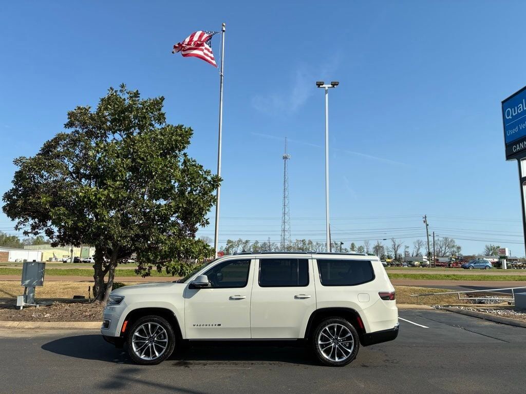 2022 JEEP Wagoneer