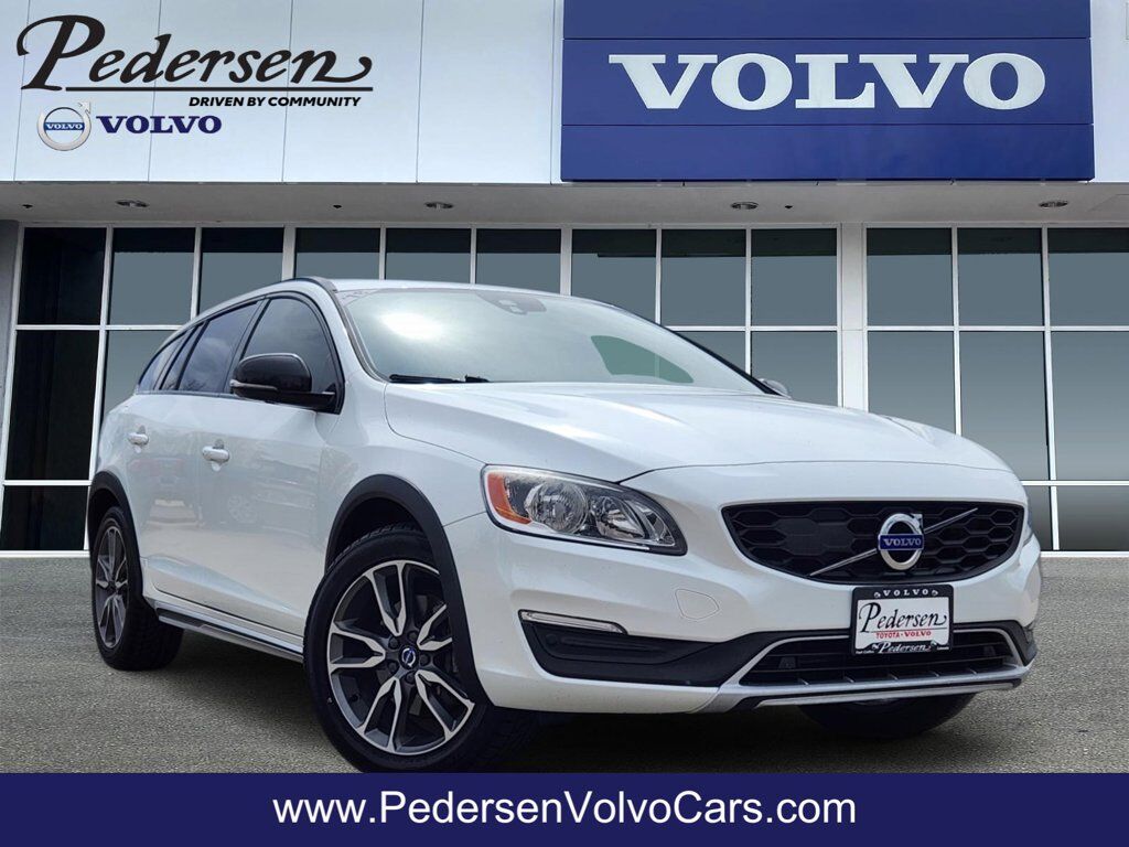 2018 VOLVO V60