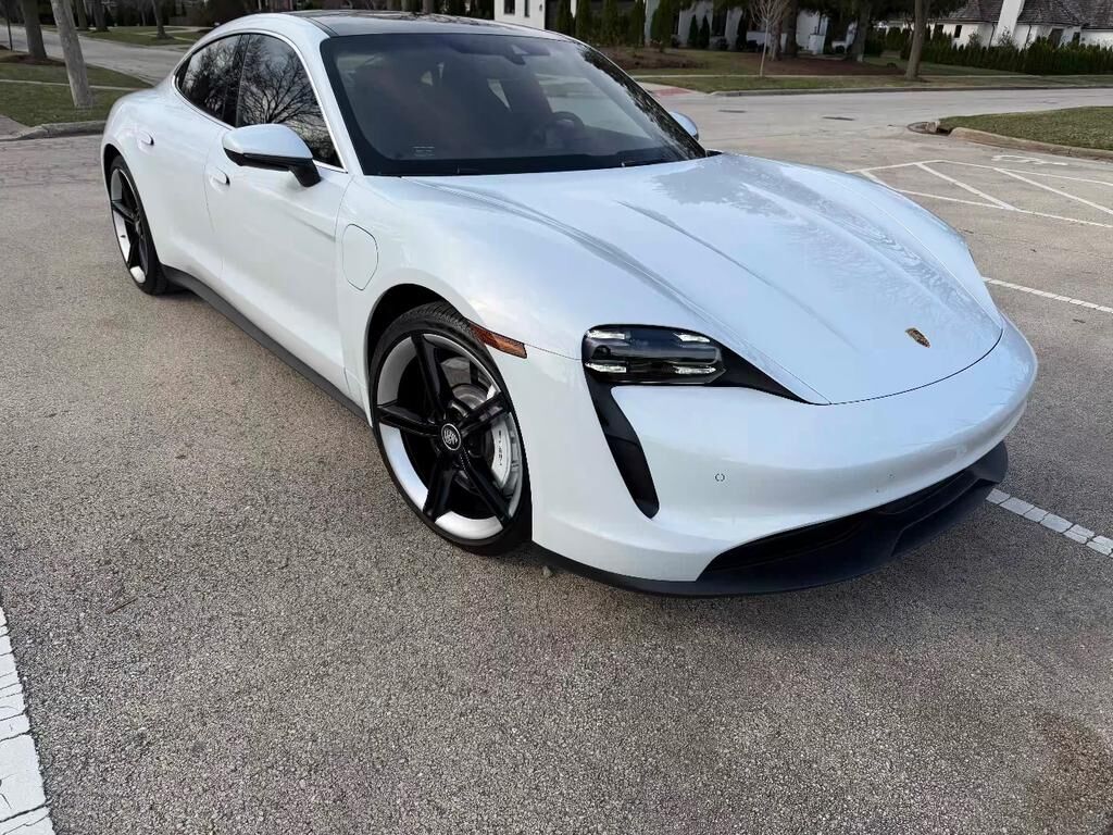 2022 PORSCHE Taycan