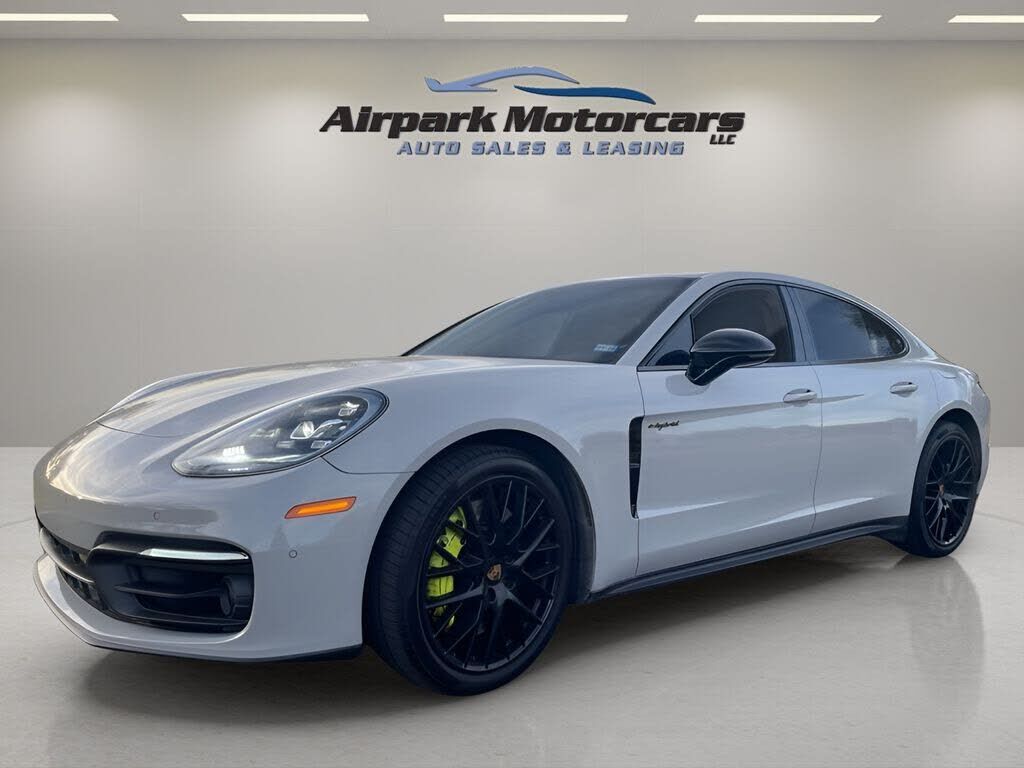 2022 PORSCHE Panamera