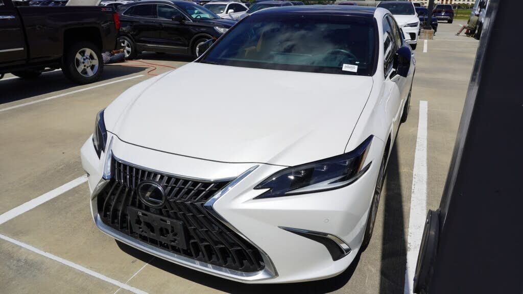 2023 LEXUS ES