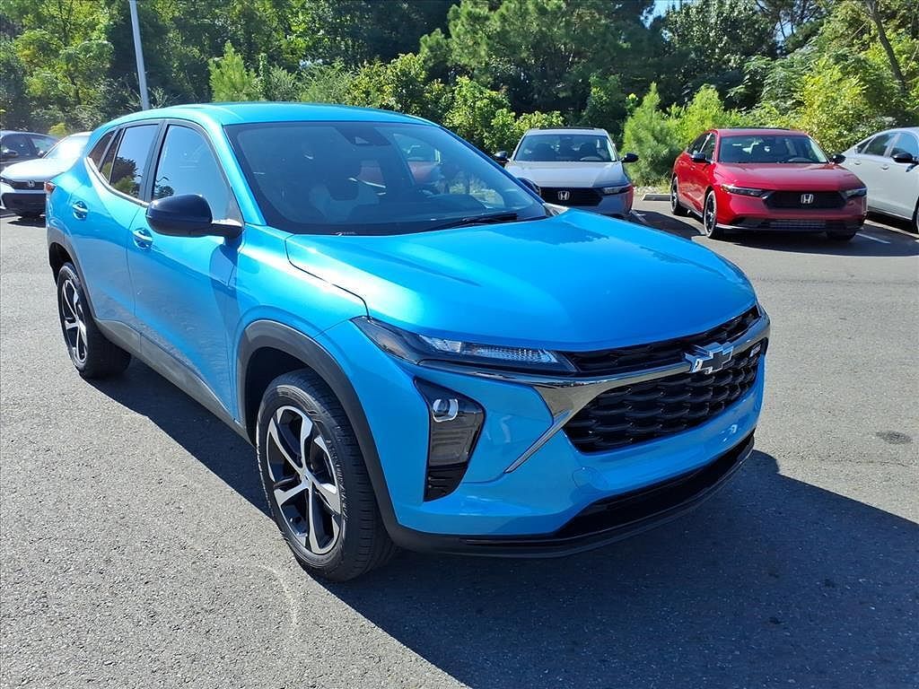 2025 CHEVROLET Trax