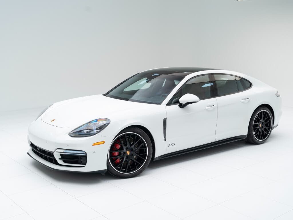 2023 PORSCHE Panamera